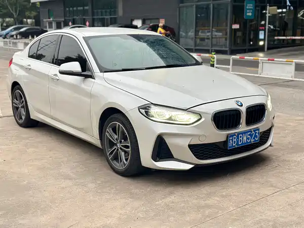 BMW 1 Series 2021