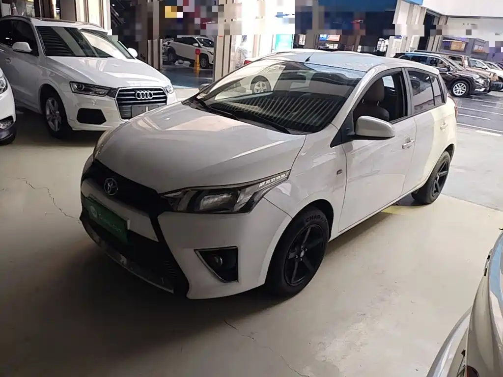 Toyota Yaris L 2014