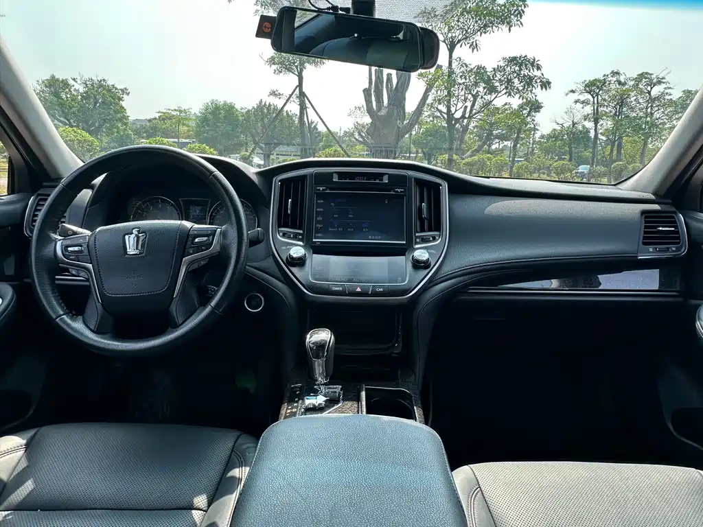 Toyota Crown 2019 — фото 9