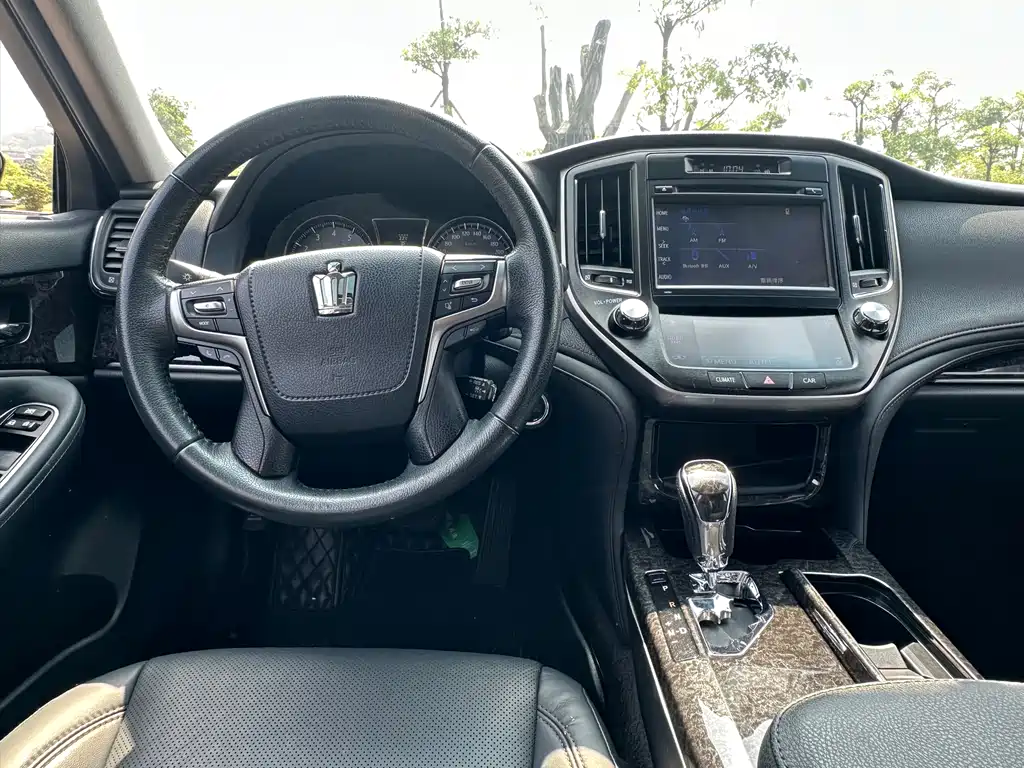Toyota Crown 2019 — фото 12