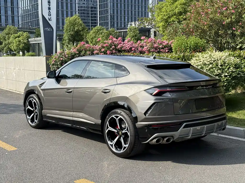 Lamborghini Urus 2021 — фото 5