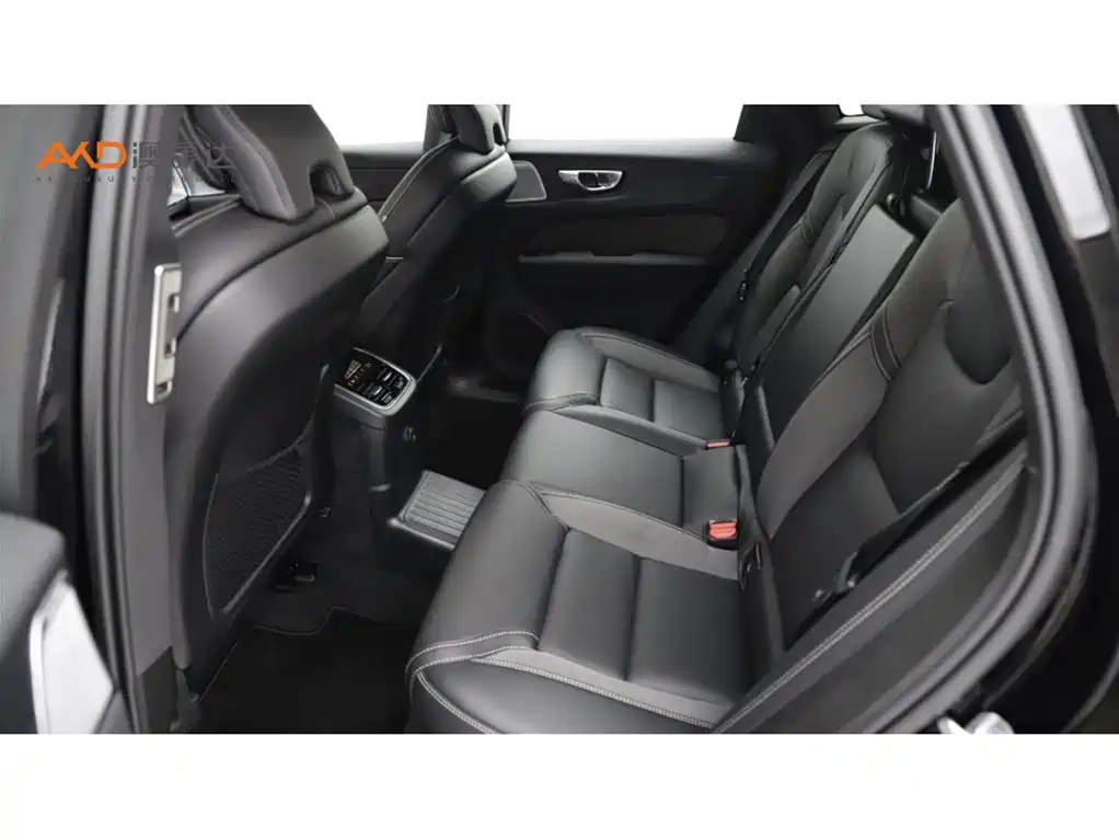 Volvo XC60 PHEV 2025 — фото 7