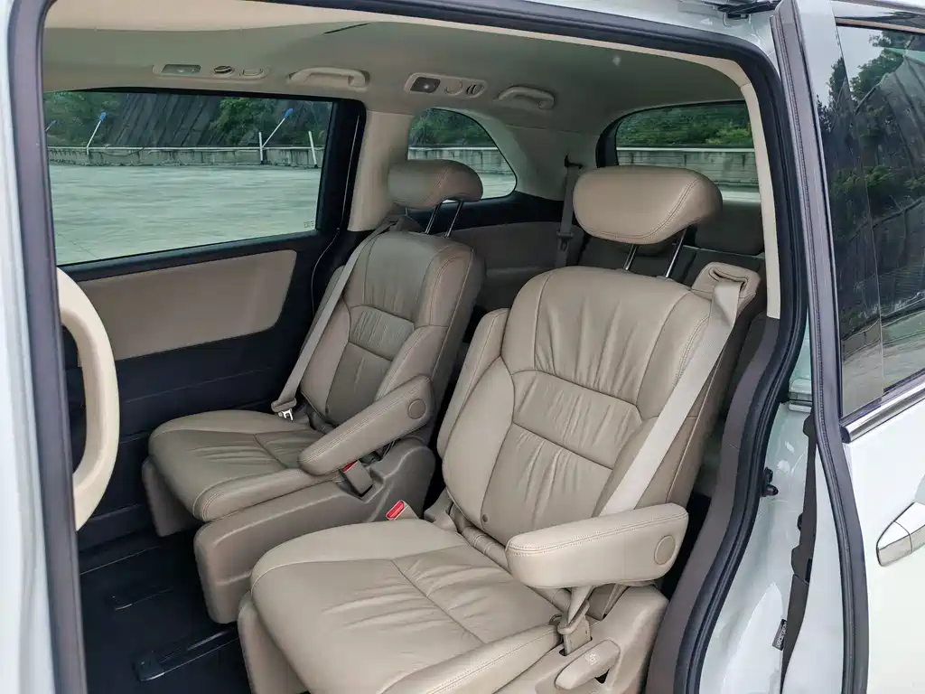 Honda Odyssey 2017 — фото 10