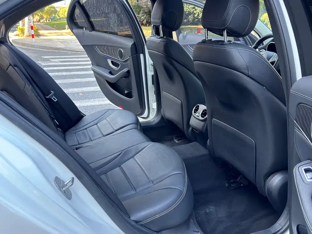 Mercedes-Benz C-Class 2018 — фото 11