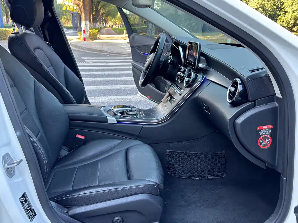 Mercedes-Benz C-Class 2018 — фото 10