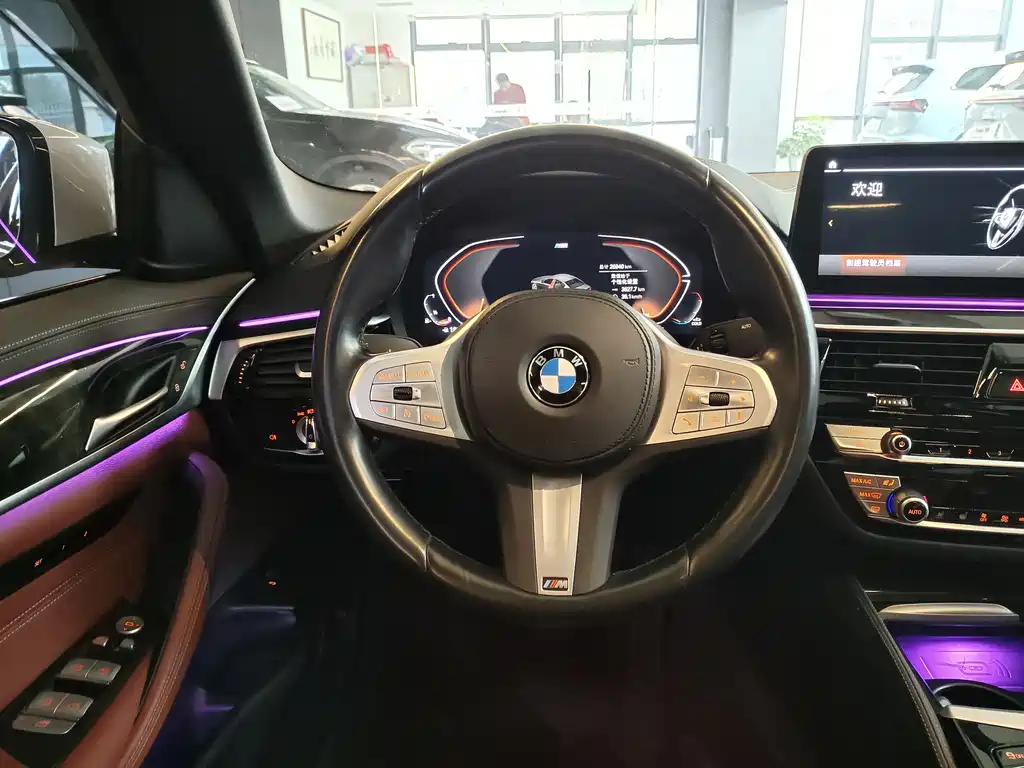 BMW 5 Series 2023 — фото 15