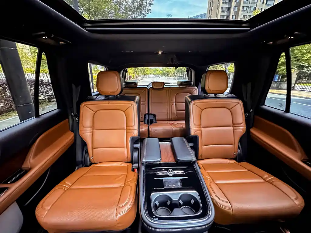 Lincoln Navigator 2021 — фото 13