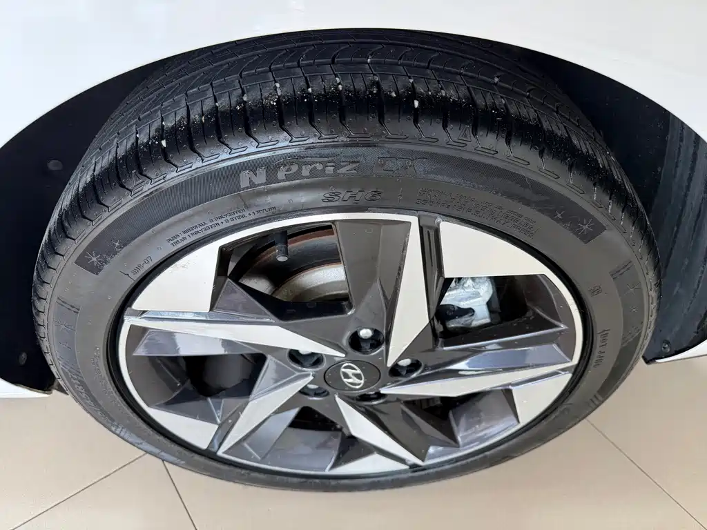 Hyundai Elantra 2022