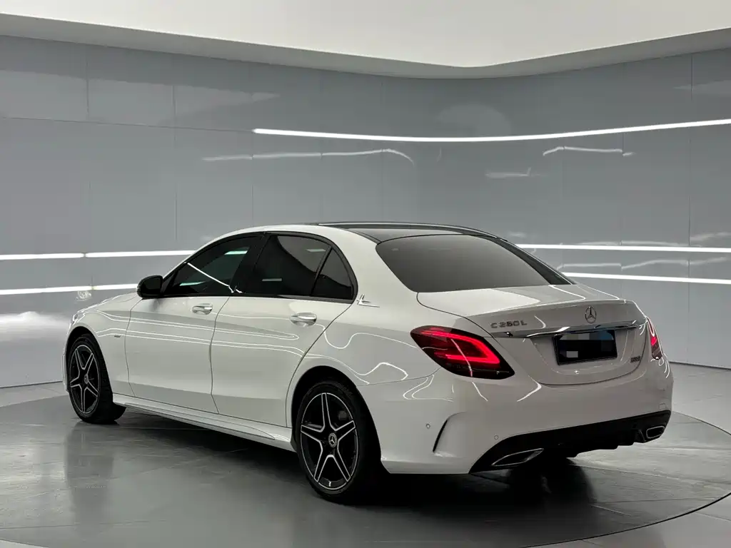 Mercedes-Benz C-Class 2022 — фото 4