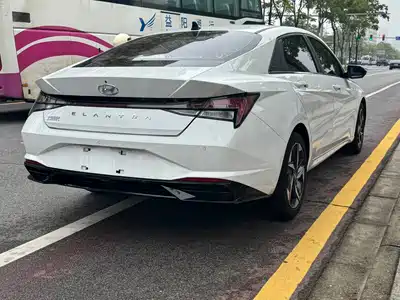 Hyundai Elantra 2022