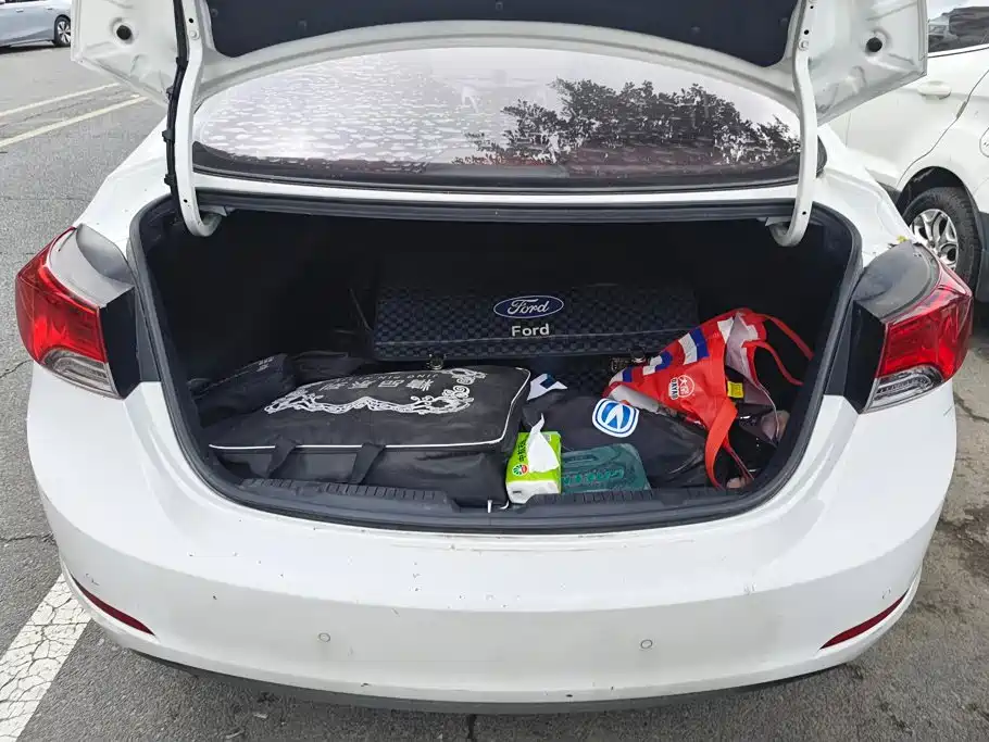 Hyundai Elantra 2015