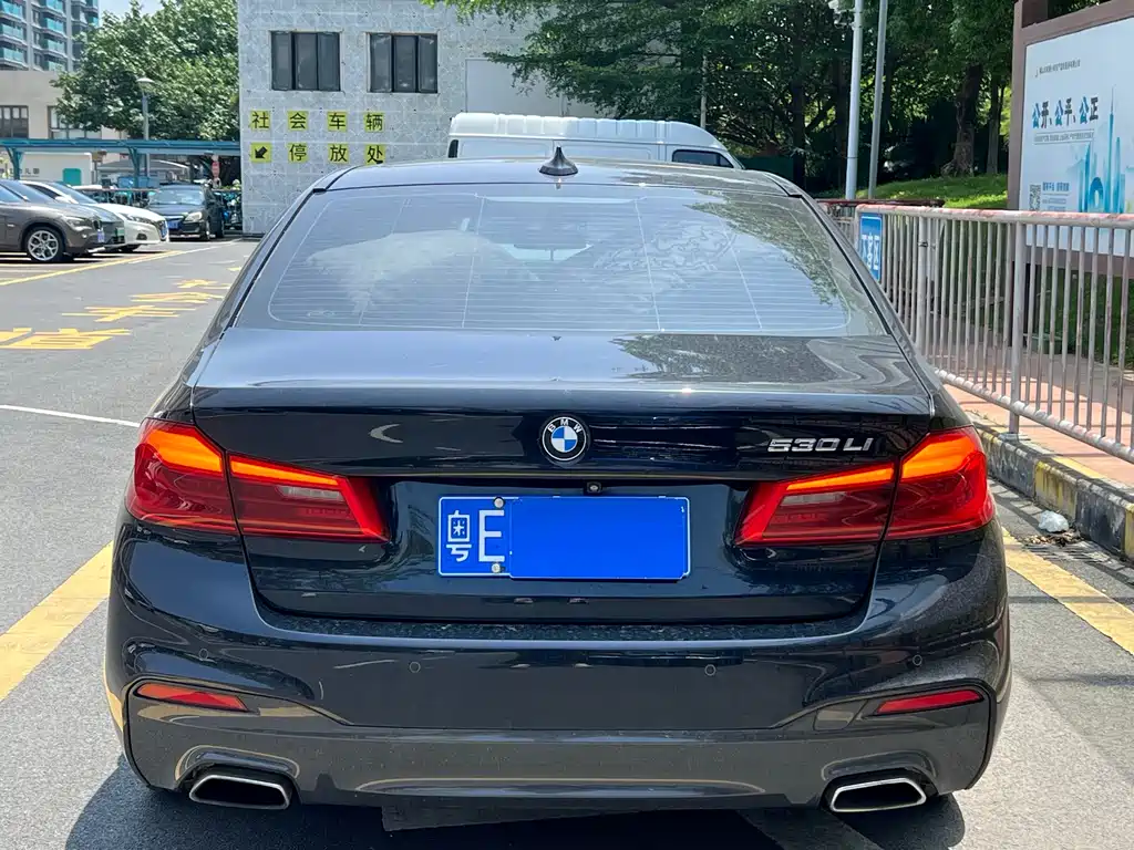 BMW 5 Series 2017 — фото 3