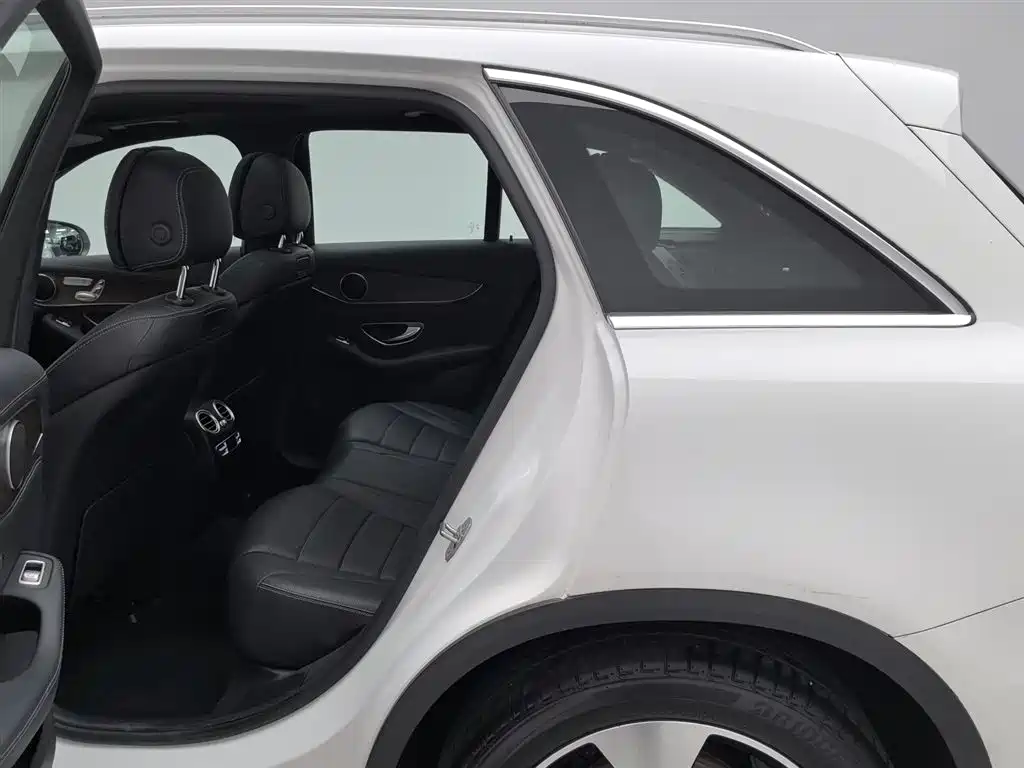 Mercedes-Benz GLC 2018 — фото 15
