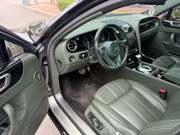 Bentley Flying Spur 2012