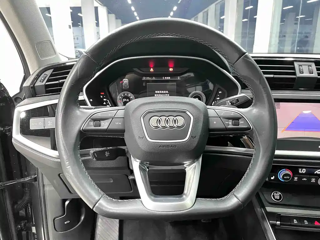 Audi Q3 2023 — фото 8