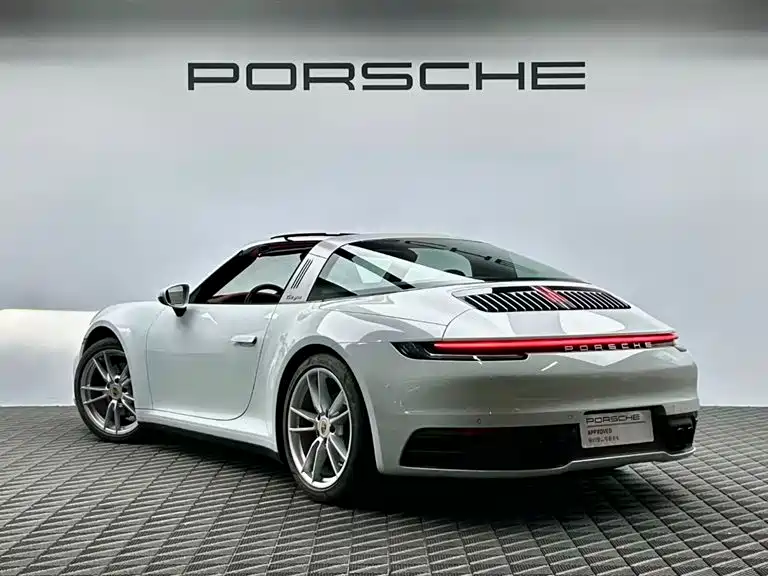 Porsche 911 2022 — фото 6