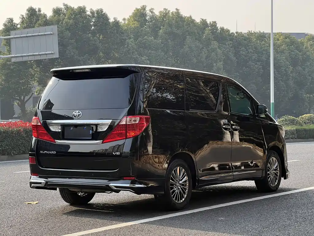 Toyota Alphard 2012 — фото 10
