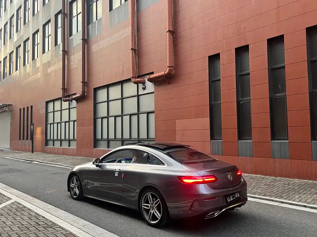 Mercedes-Benz E-Class 2018 — фото 16