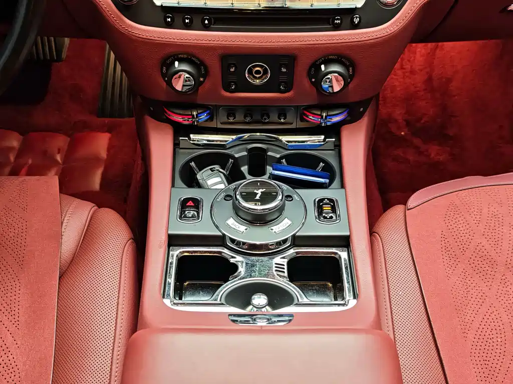 Rolls-Royce Ghost 2015 — фото 14