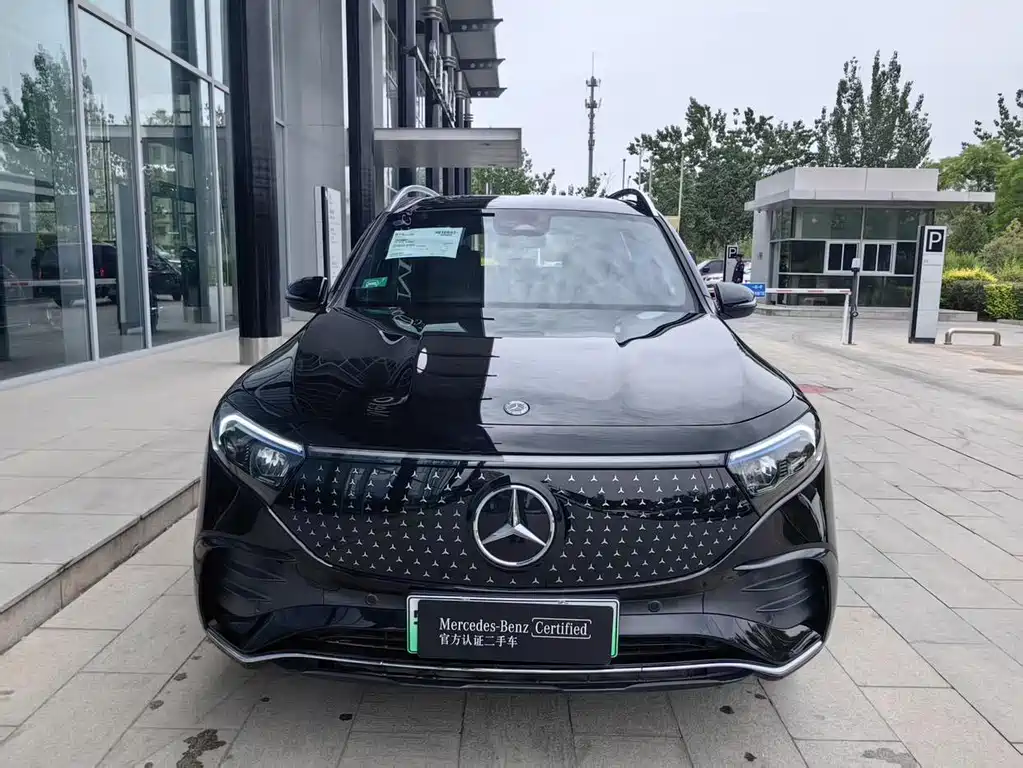 Mercedes-Benz EQB 2025