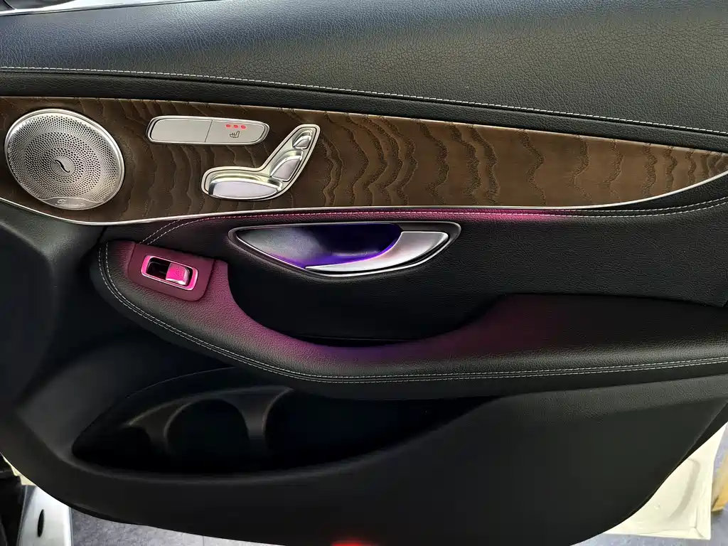 Mercedes-Benz GLC 2019 — фото 15