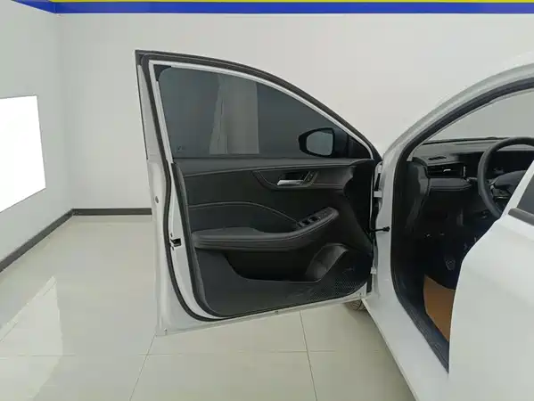 Roewe i5 2025