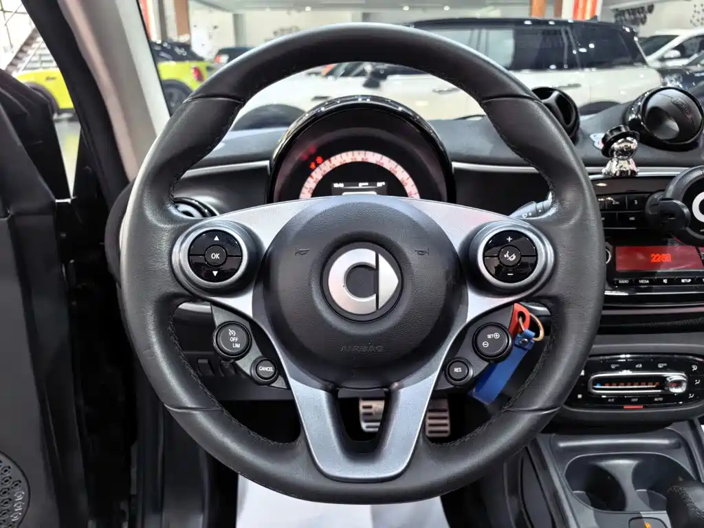 smart fortwo 2017 — фото 8