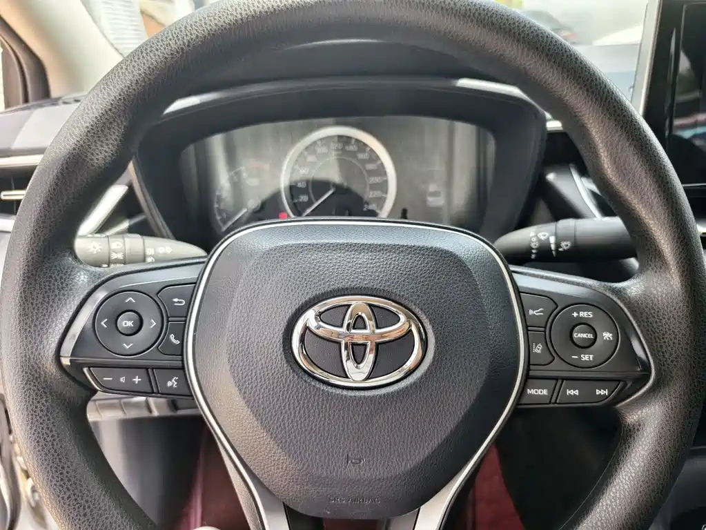 Toyota Corolla 2023 — фото 14
