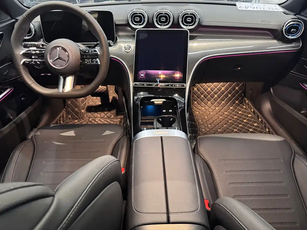 Mercedes-Benz C-Class 2025 — фото 13
