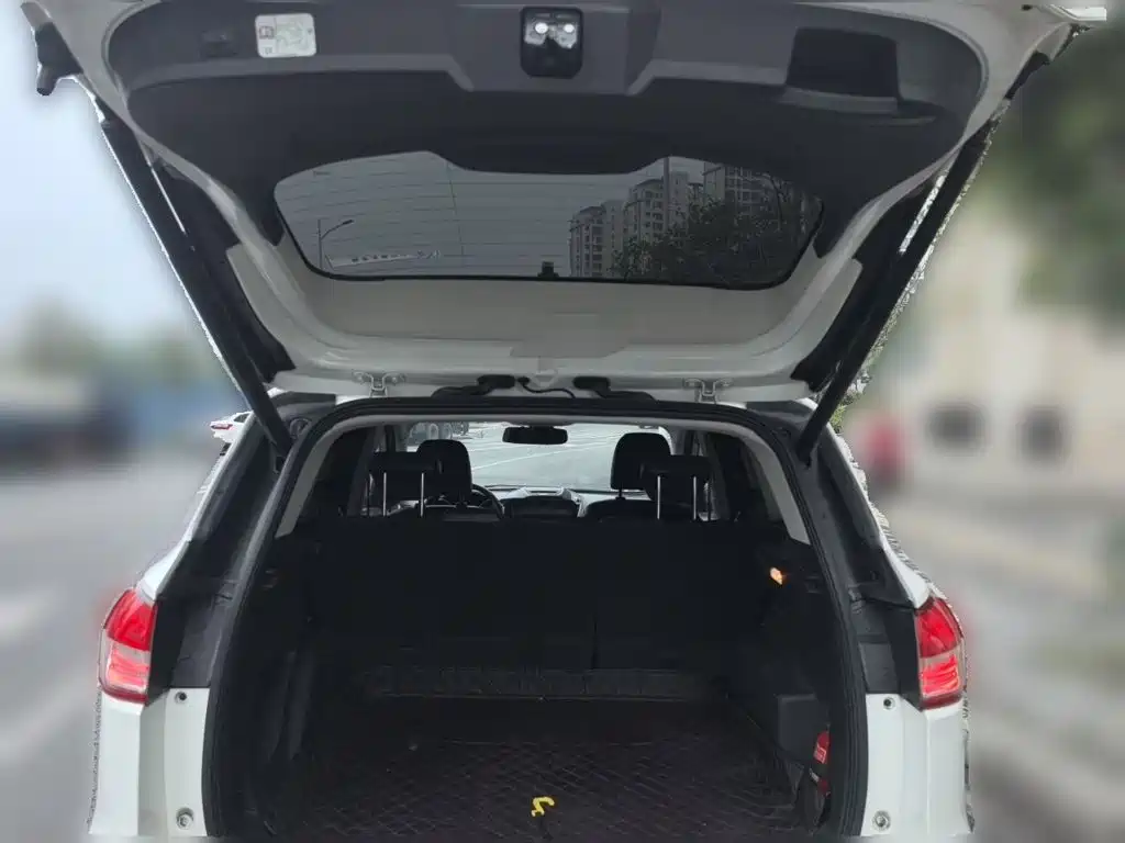 Ford Kuga 2015 — фото 10