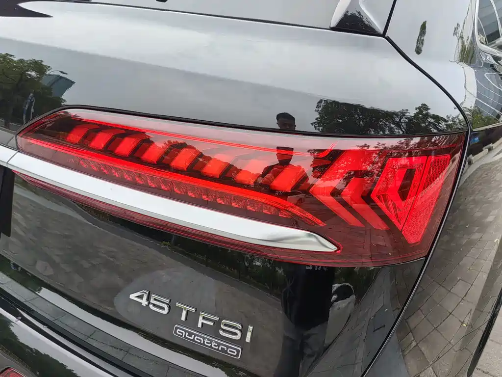Audi Q7 2024 — фото 11