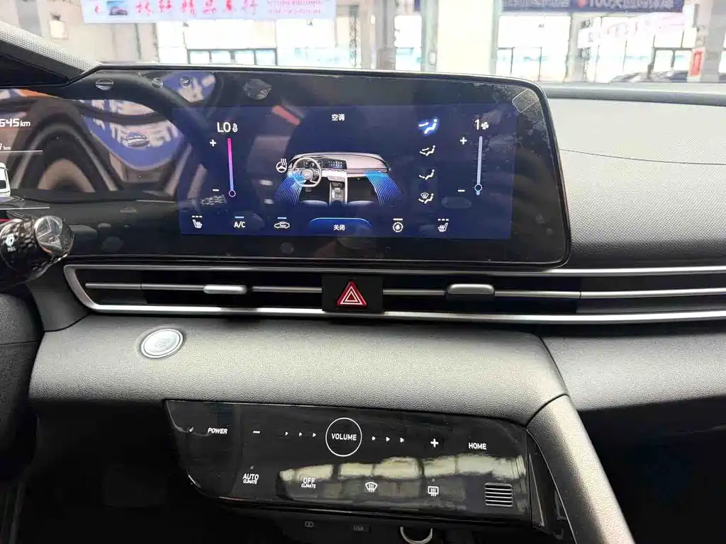 Hyundai Elantra 2022 — фото 18