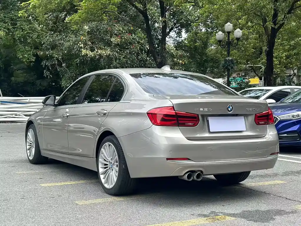 BMW 3 Series 2018 — фото 9