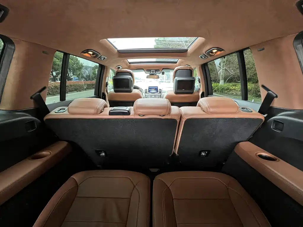 Mercedes-Benz GLS 2017 — фото 11