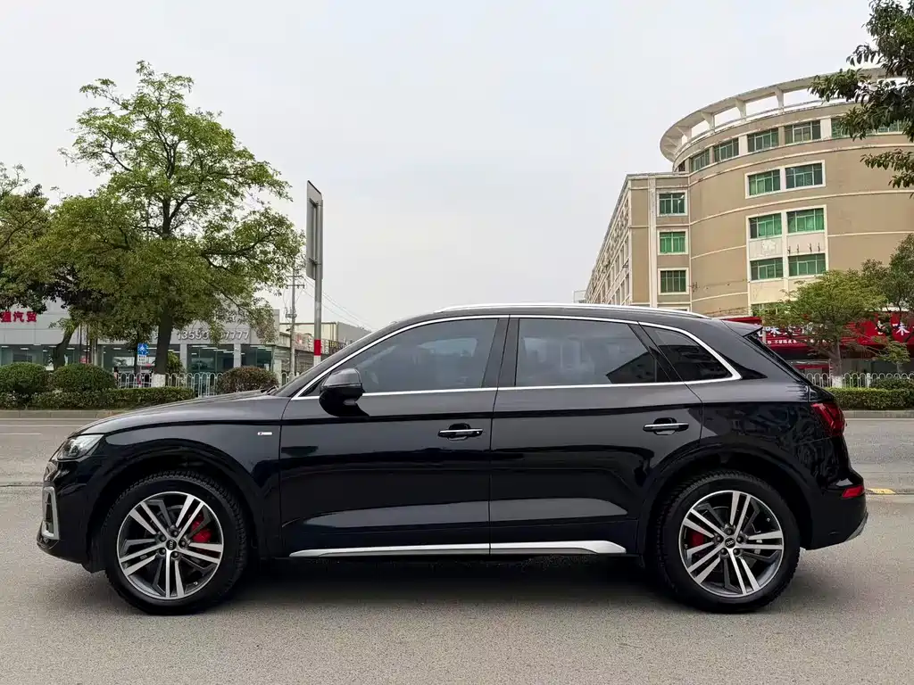 Audi Q5L 2023 — фото 3