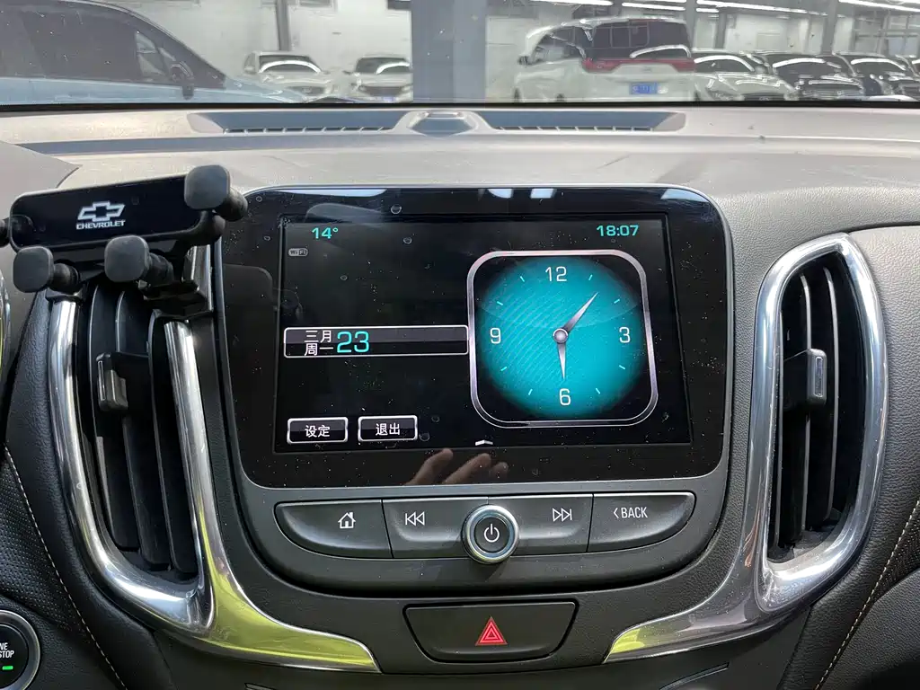Chevrolet Equinox 2018 — фото 13