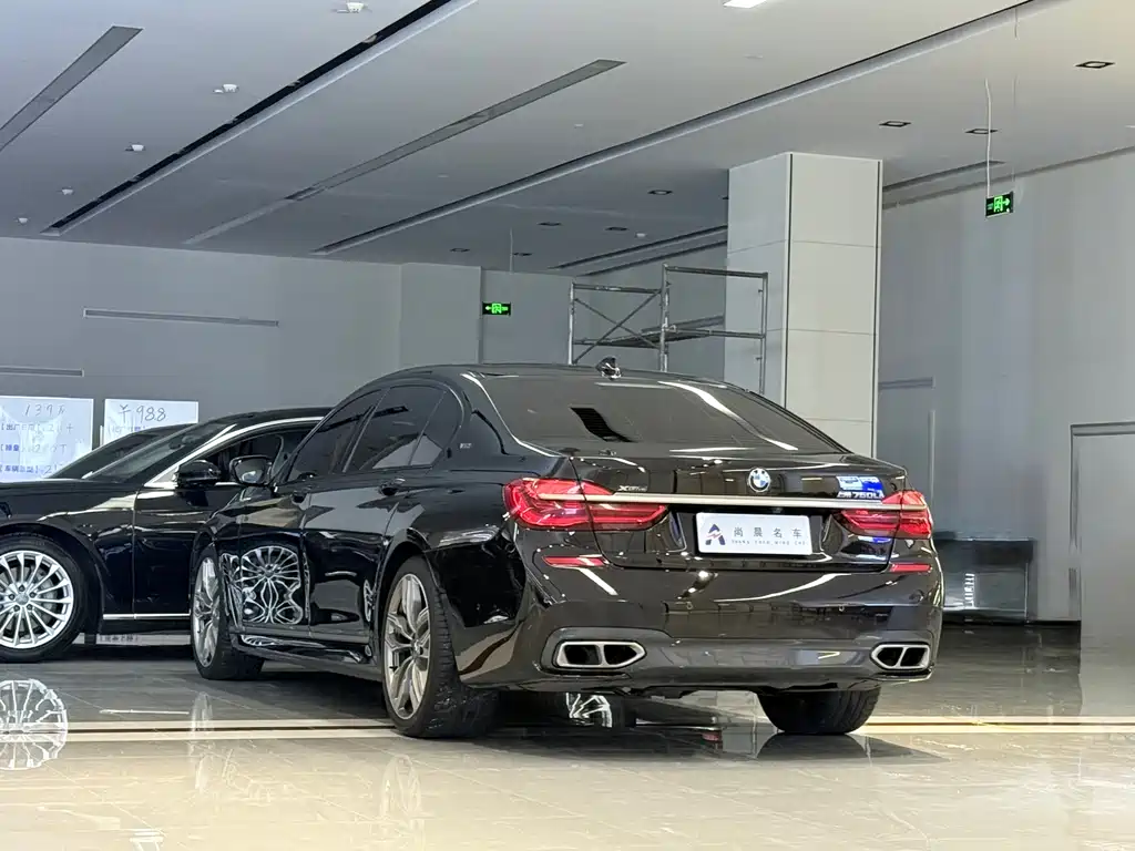 BMW 7 Series 2019 — фото 16