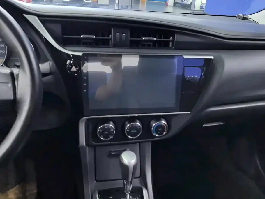 Toyota Corolla 2017 — фото 13