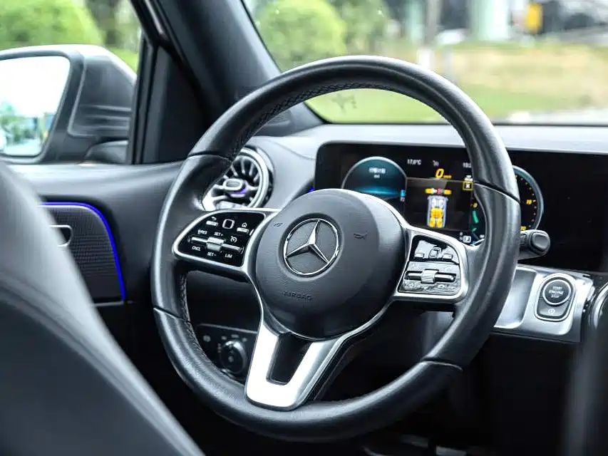 Mercedes-Benz GLB 2023