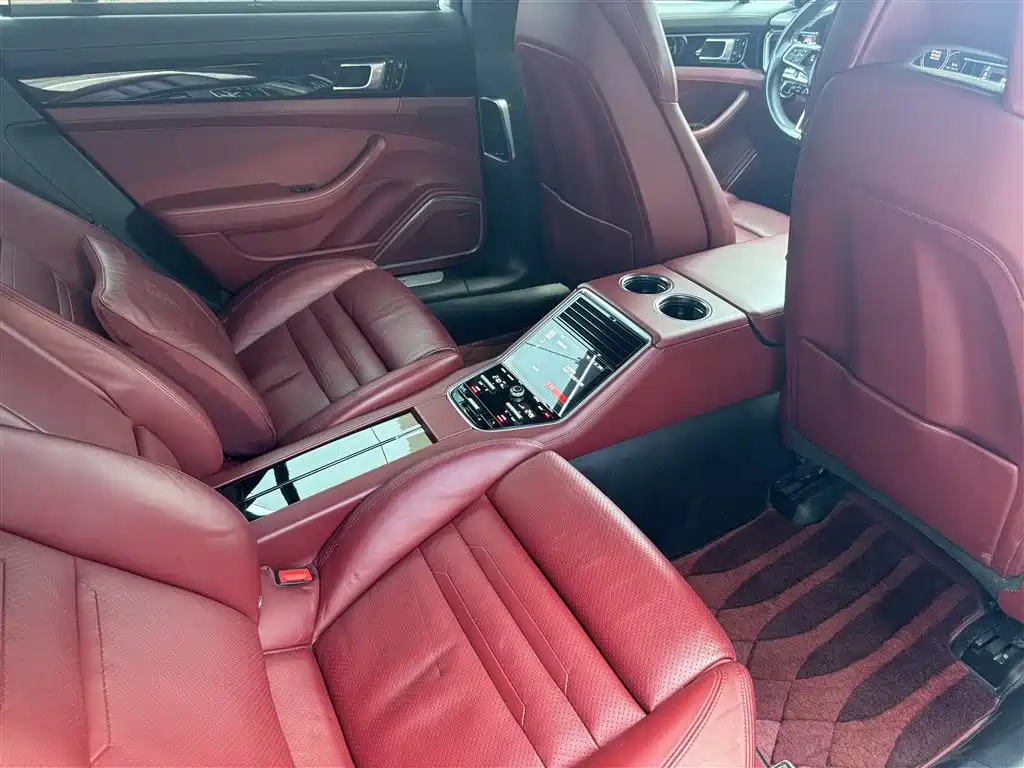 Porsche Panamera 2019 — фото 18