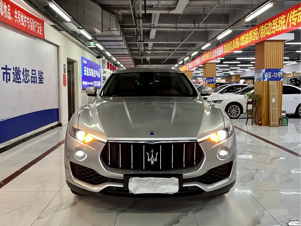 Maserati Levante 2016 — фото 1