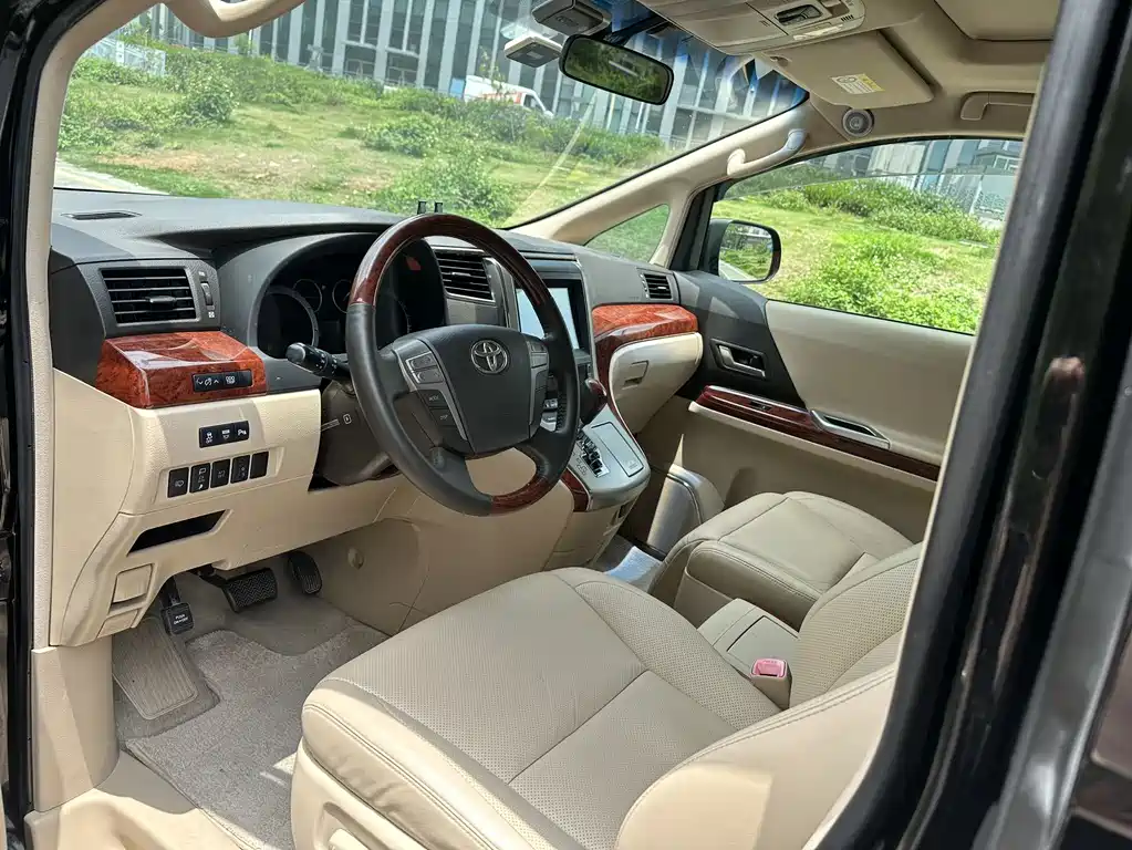 Toyota Alphard 2010 — фото 3