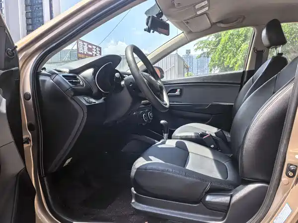 Kia K2 2011