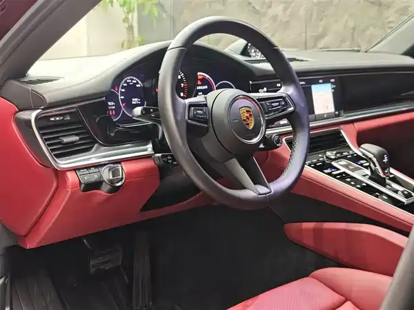 Porsche Panamera 2023