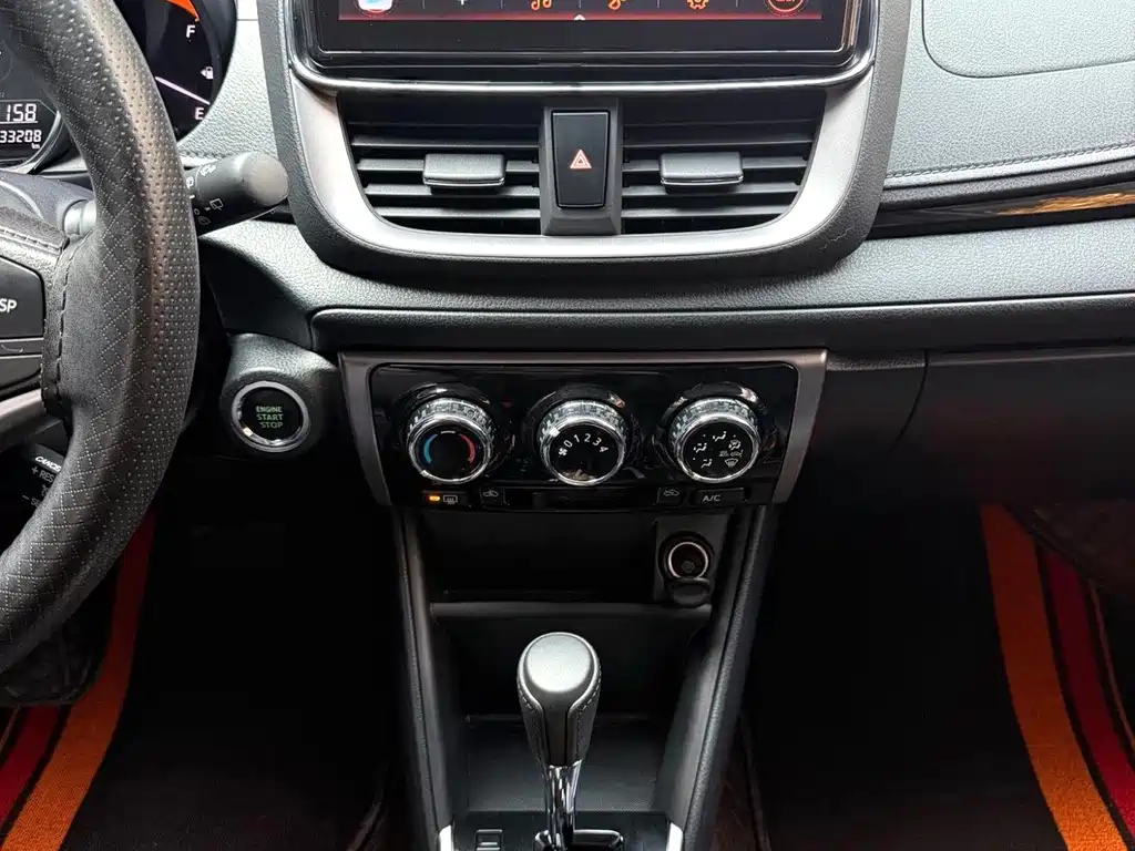 Toyota Yaris L 2022 — фото 14