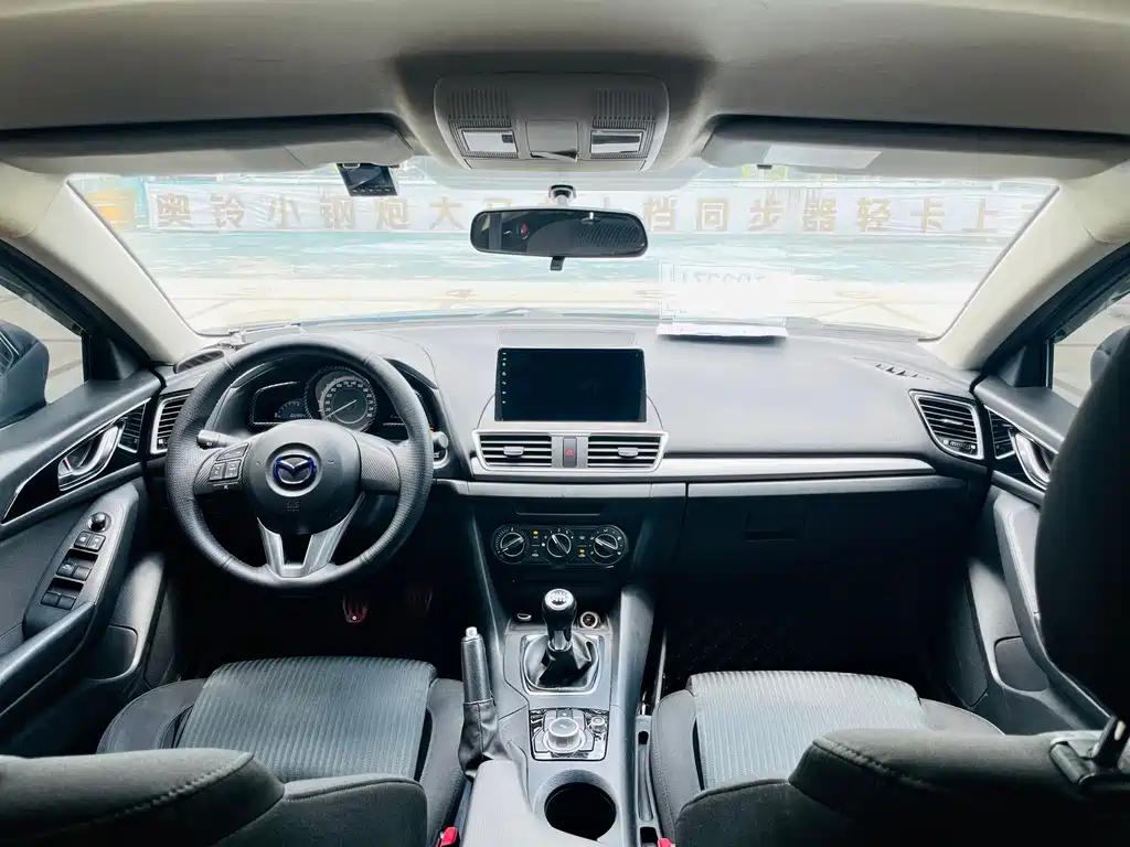 Mazda 3 Angkesela 2015