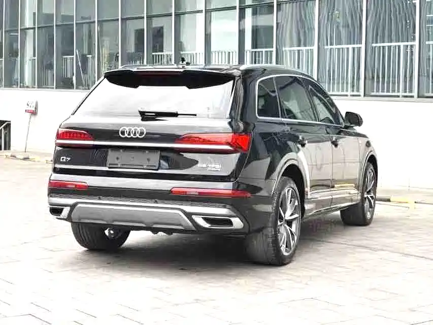 Audi Q7 2023 — фото 8