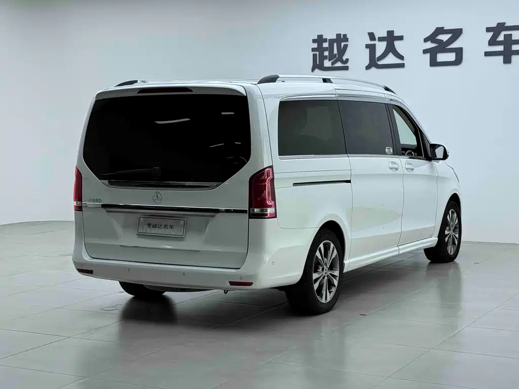 Mercedes-Benz V-Class 2020 — фото 22