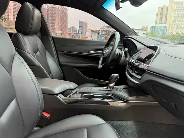 Cadillac CT4 2023
