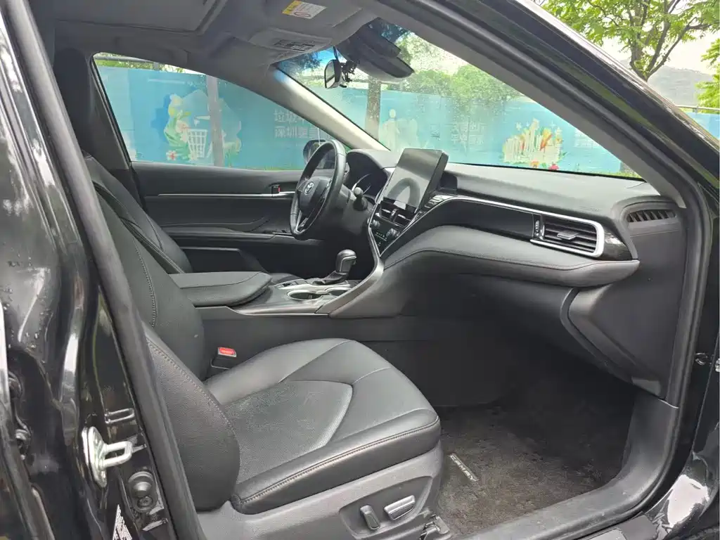 Toyota Camry 2023 — фото 18